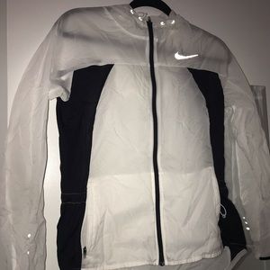 Nike Women’s Windbreaker ( Worn Twice)